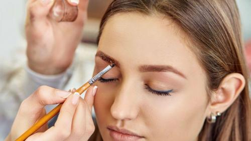 Фиксирующий воск для бровей. 7 лучших восков для бровей по мнению экспертов