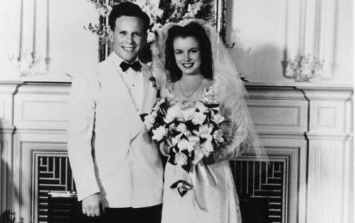 8 бьюти-секретов визажиста Мэрилин Монро. 8 секретов визажиста Мэрилин Монро, которые обычную девушку превратили в икону стиля 14