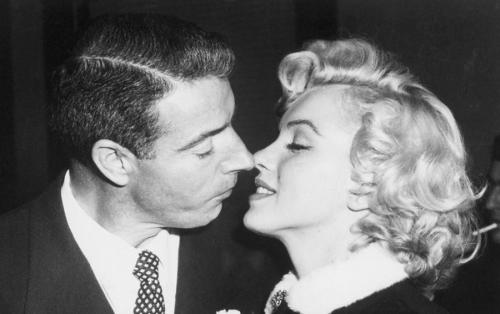 8 бьюти-секретов визажиста Мэрилин Монро. 8 секретов визажиста Мэрилин Монро, которые обычную девушку превратили в икону стиля 15