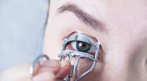 Как сделать завивку ресниц в домашних условиях. Как подкрутить ресницы без щипчиков? 21 Как сделать завивку ресниц в домашних условиях. Как подкрутить ресницы без щипчиков? 21