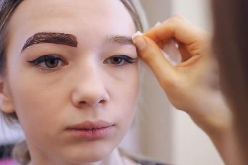 Горячий воск для бровей. Моделирующее