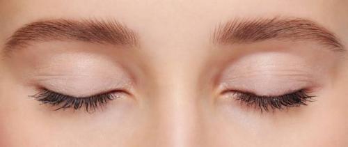 Какие текстуры бывают у теней для век и как их наносить. How to: советы по нанесению теней