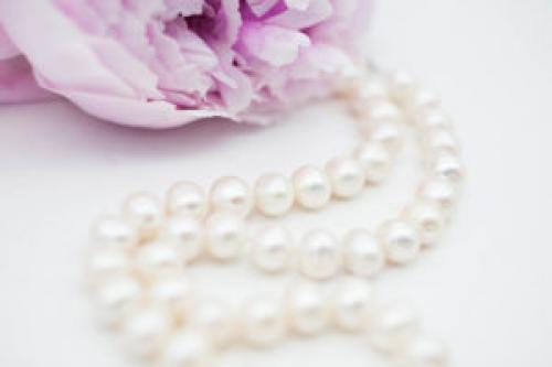 Как отличить жемчуг морской от речного. Как отличить морской жемчуг от речного