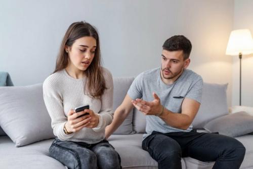 Как реагировала общественность на его отношения с любовницами и любовником. Чувства мужчины после расставания с любовницей