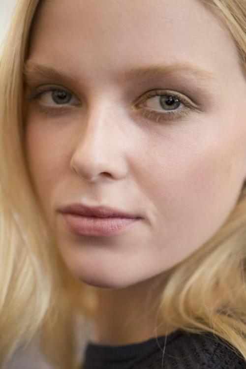 Лучшая база под макияж для сухой кожи. Хороший вопрос: как подобрать основу под макияж для сухой кожи?