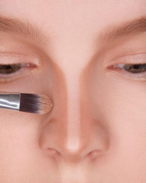 Какие приёмы макияжа помогают визуально уменьшить нос. Курсы моделирования: как сделать контуринг носа?