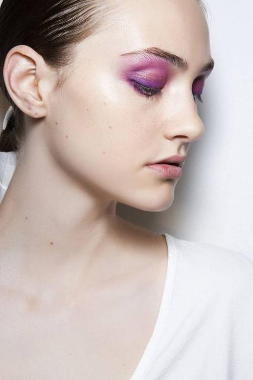 Нравится ли мужчинам, когда макияж выглядит естественно. «Не надо прятать губы под помадой!»: что думают мужчины о макияже?