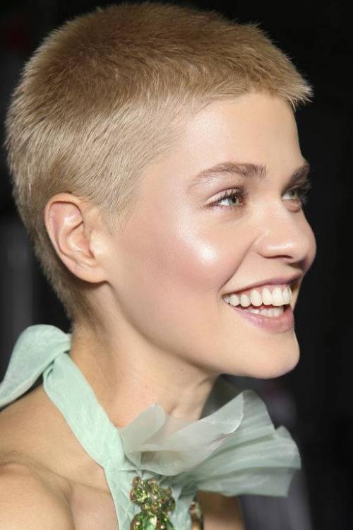 Как важно качество макияжа для мужского восприятия. «Не надо прятать губы под помадой!»: что думают мужчины о макияже?