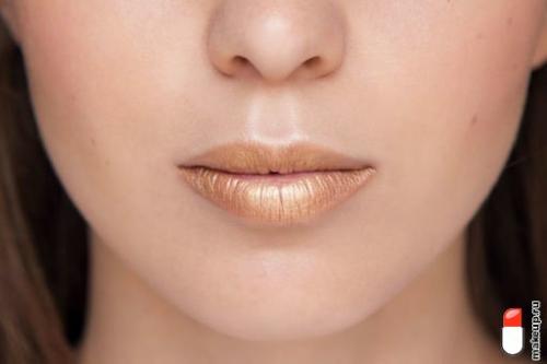 Кисточка для макияжа губ силиконовая. Как увеличить губы с помощью макияжа?