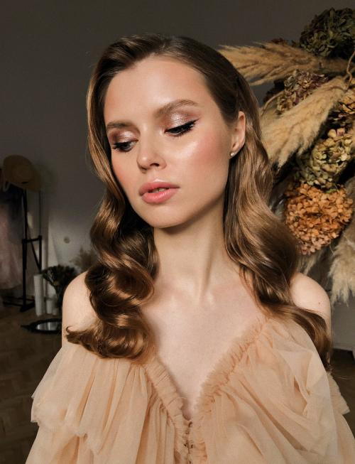 Растушеванная стрелка 2021. Как рисовать самые актуальные стрелки в 2021 году?