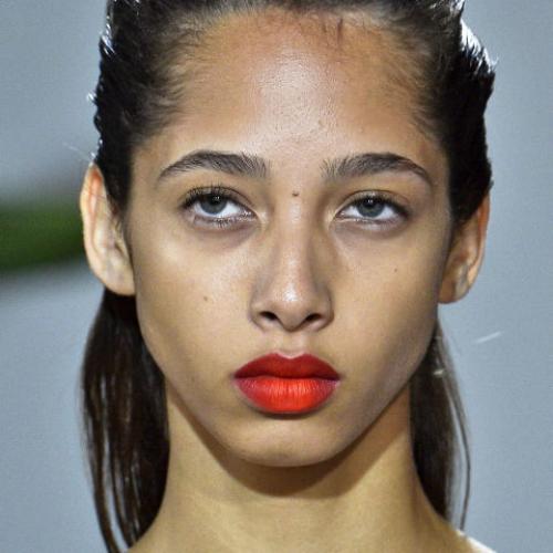 Секрет красоты: как выбрать правильную оттенок красной помады для вашего тона кожи 22 Секрет красоты: как выбрать правильную оттенок красной помады для вашего тона кожи 22