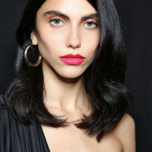 Секрет красоты: как выбрать правильную оттенок красной помады для вашего тона кожи 23 Секрет красоты: как выбрать правильную оттенок красной помады для вашего тона кожи 23