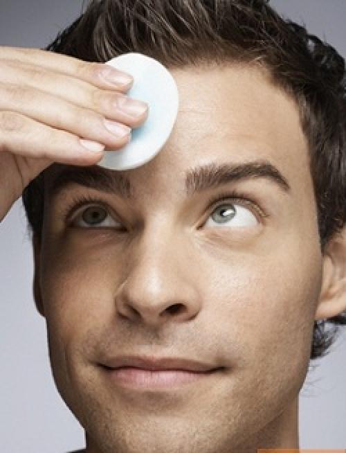 Какие части лица мужчины обычно замечают в макияже. Повседневный мужской макияж