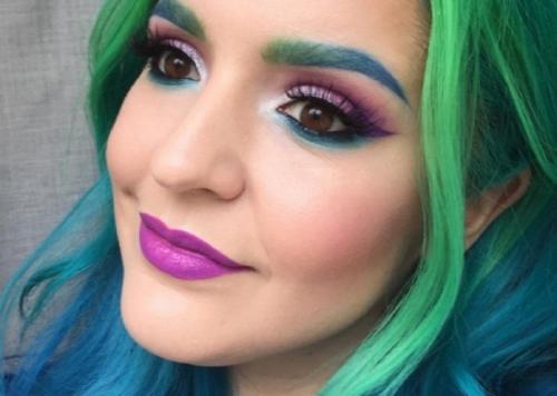 Розовая краска для бровей. 6 косметических средств, для тех, кто хочет сделать цветные брови