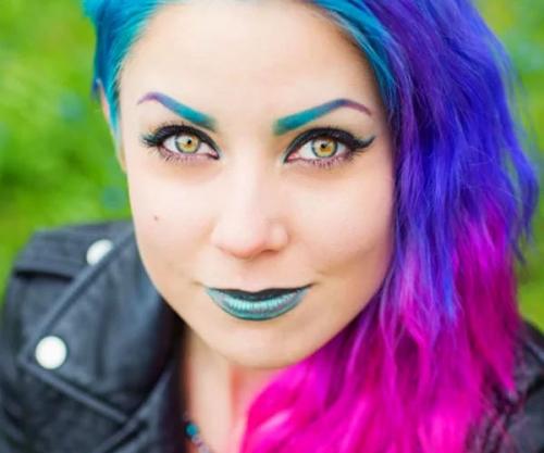 Розовая краска для бровей. 6 косметических средств, для тех, кто хочет сделать цветные брови