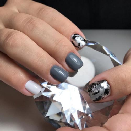 Маникюр серый с белым. Стильные варианты дизайна серо-белого маникюра