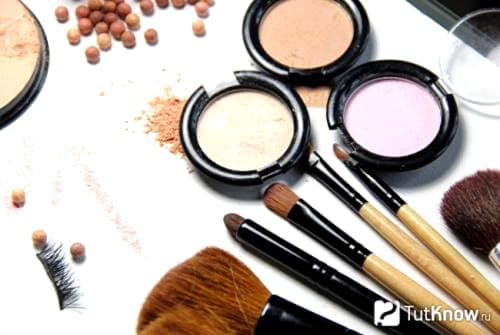 Как сделать пудру в домашних условиях из подручных средств. Плюсы и минусы пудры, приготовленной своими руками 03 Как сделать пудру в домашних условиях из подручных средств. Плюсы и минусы пудры, приготовленной своими руками 03