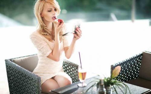 Деловой макияж для блондинки. Особенности макияжа для блондинок