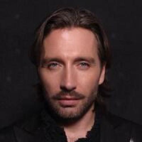 Можно ли использовать один аппликатор для разных оттенков теней или помады. Можно ли использовать помаду вместо теней?