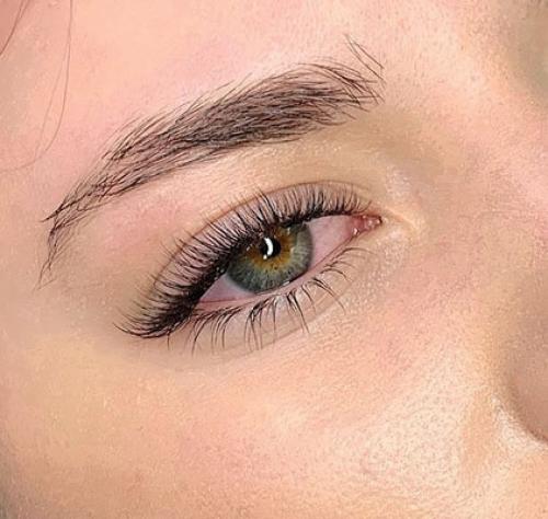 Ресницы изгиб м кукольный эффект. Наращивание ресниц с использованием изгиба М. Техника, инструкция по проведению процедуры, фото
