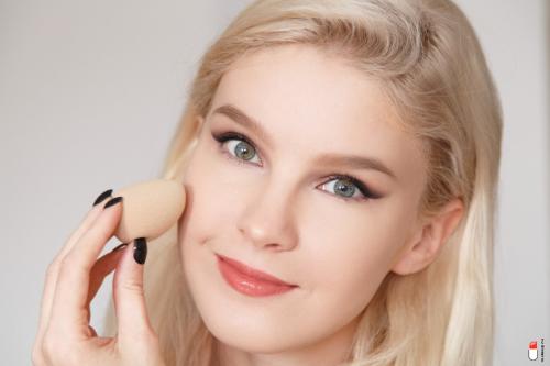 Сколько держится тональный крем на коже. Важно знать: как наносить тональный крем?