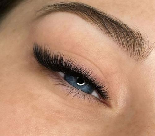 Когда не стоит делать ресницы изгиб C. Какие бывают изгибы ресниц? 12