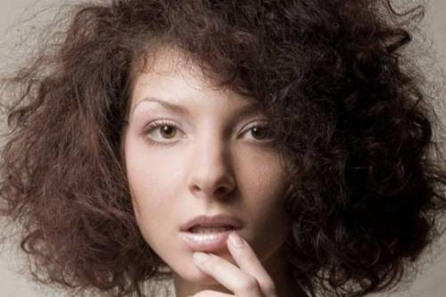 Кератин для волос минусы. Что такое кератиновое выпрямление волос?