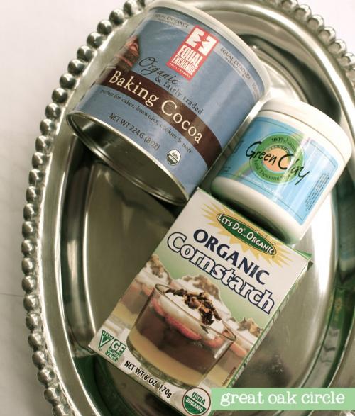 Пудра из крахмала. Самодельная полупрозрачная пудра для лица.