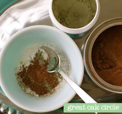 Пудра из крахмала. Самодельная полупрозрачная пудра для лица.