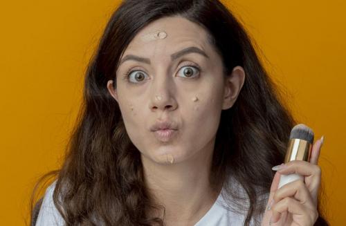 Можно ли использовать этот тональный крем для ежедневного макияжа, или он больше для фотосессий. Как лучше наносить тональный крем и можно ли доверять массмаркету: вопросы эксперту