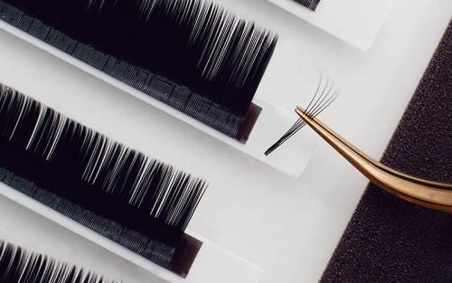 Ресницы 'Кукла': как создать мокрый эффект на 7 дней 01