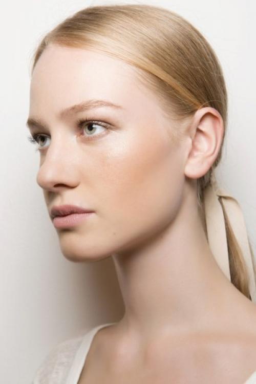 Где верно расположить румяна на скулах, чтобы подчеркнуть их. Навести на резкость: как подчеркнуть скулы?