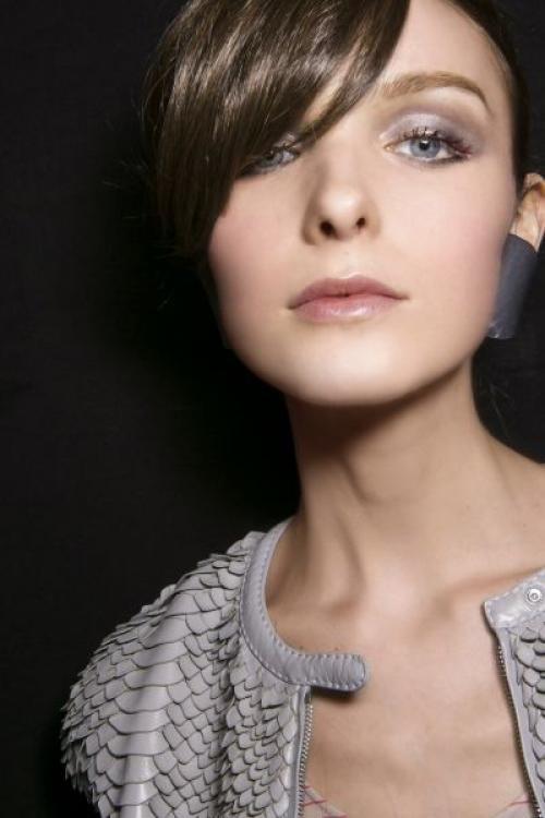 Как скорректировать форму бровей с помощью скульптурирования. Тренд: контуринг бровей