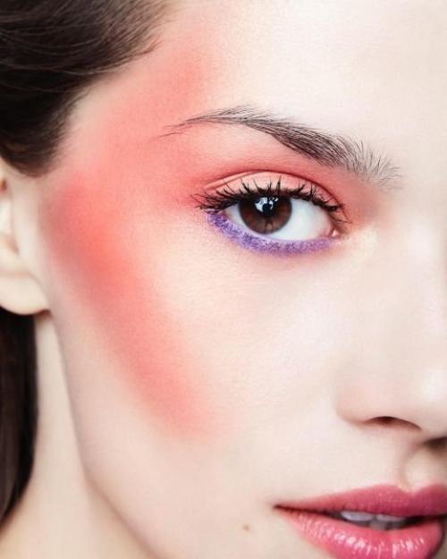 Каким образом можно визуально уменьшить широкие скулы с помощью румян. Сгладить углы: как округлить щеки с помощью макияжа