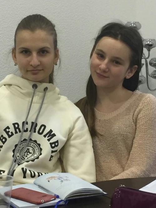 Можно сказать, что вчера у наших красавиц была бьюти суббота? 03