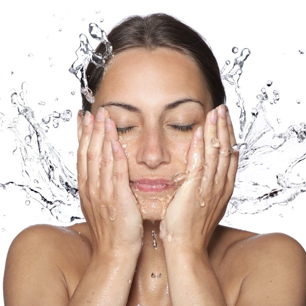 5 причин НЕ оставлять косметику на ночь. 5 причин НЕ оставлять косметику на ночь.