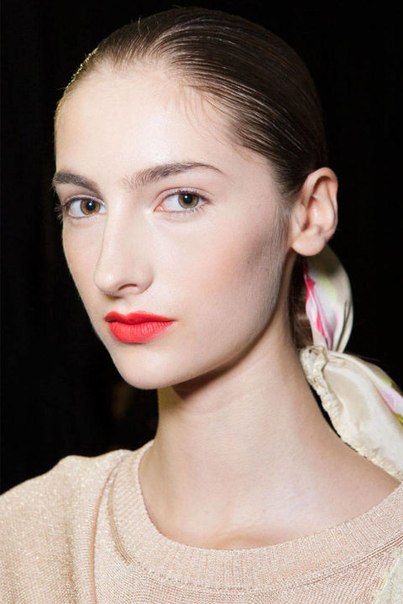 Я никогда не видела, чтобы мода на макияж менялась настолько стремительно, как сегодня, и поскольку у нас тут очень модный блог (хохо) , то думаю, сейчас самое время и место поделиться своими (и не только) наблюдениями по поводу Мейкоп Трендс 2015. 07