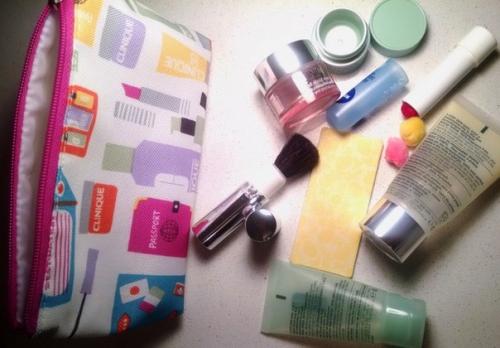 Что должно быть в косметичке? 02