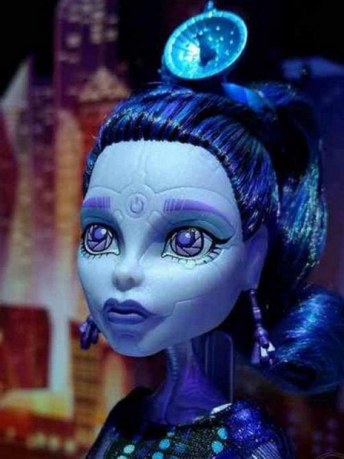 Элль иди из монстр хай. 04