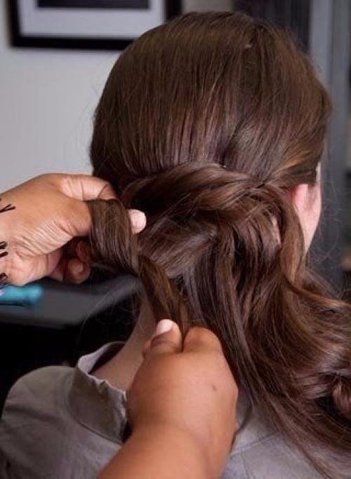 Низкая прическа на бок. 02