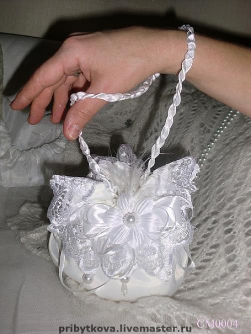 Что можно и нужно положить в сумочку невесты. 09 Что можно и нужно положить в сумочку невесты. 09