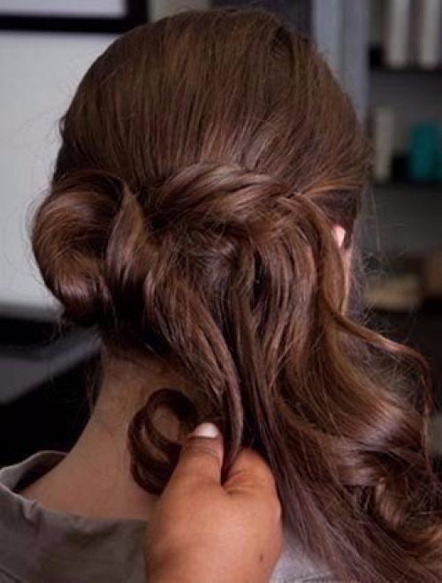 Низкая прическа на бок. 04