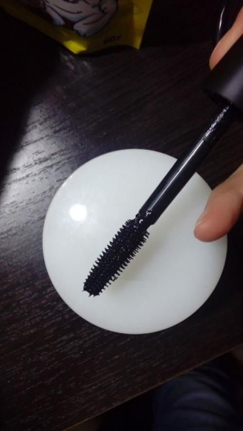 Девушки?  Пришел классный наборчик для макияжа глаз фирмы МАС. 01