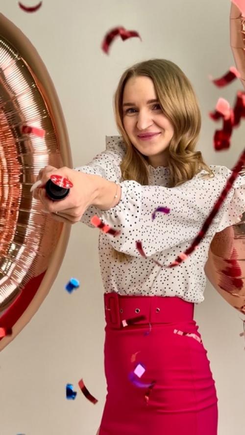 Привет!  Меня зовут Дарья. 04