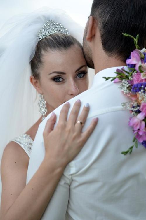 Мы маскируем морщинки на лице. 01