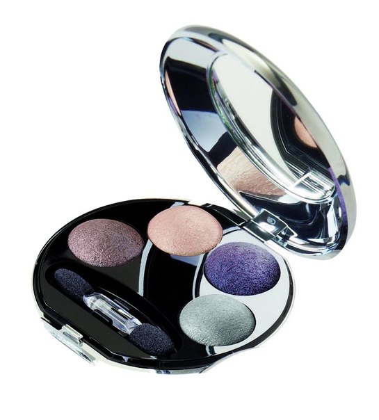 Новая технология изготовления запеченных теней позволит вам не только придавать глазам неповторимый чарующий образ, но и ухаживать за хорошей кожей век, увлажняя ее и защищая от уф - лучей. 03