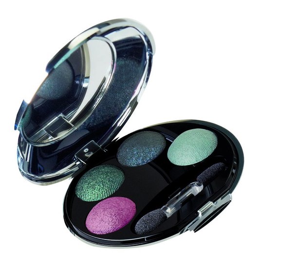 Новая технология изготовления запеченных теней позволит вам не только придавать глазам неповторимый чарующий образ, но и ухаживать за хорошей кожей век, увлажняя ее и защищая от уф - лучей. 05