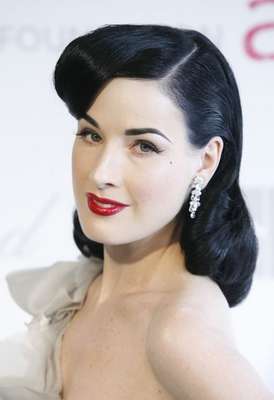 Новый Год не за горами, и так давайте разберём варианты новогоднего макияжа). 01 Новый Год не за горами, и так давайте разберём варианты новогоднего макияжа). 01