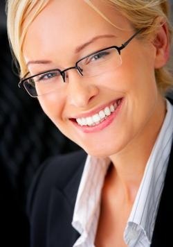 Всем привет.  Сегодня хочу поделиться с вами некоторыми правилами перманентного макияжа, если вы носите очки. 01