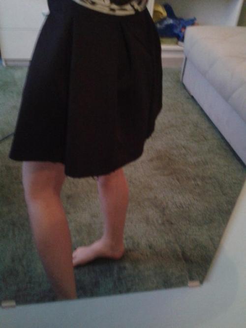 Даю: косметику (подробное описание под фото), фен для волос, юбку. 04